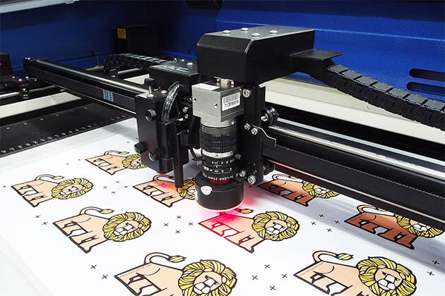 How does a laser engraving machine work?